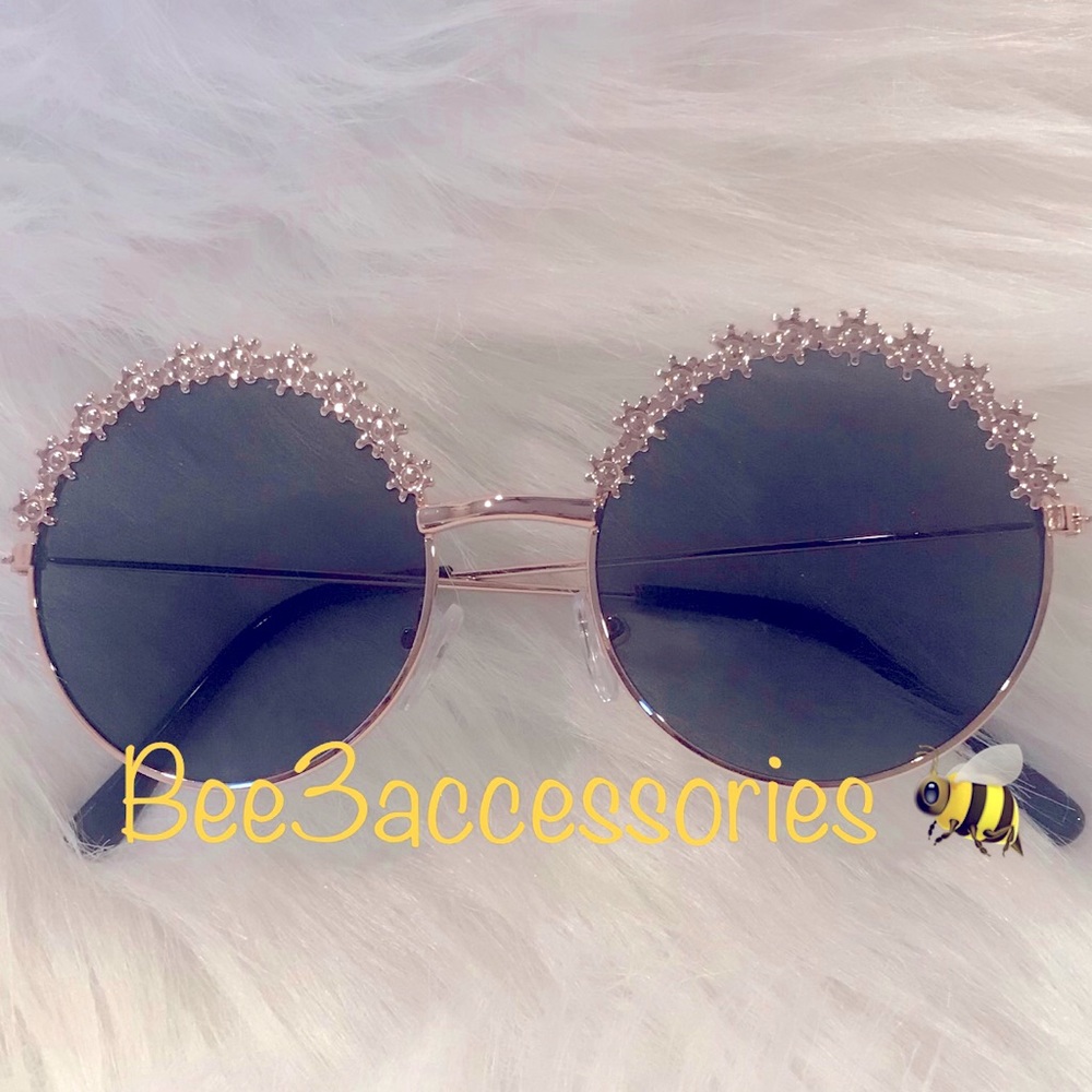 Rose gold flower sunglasses‼️